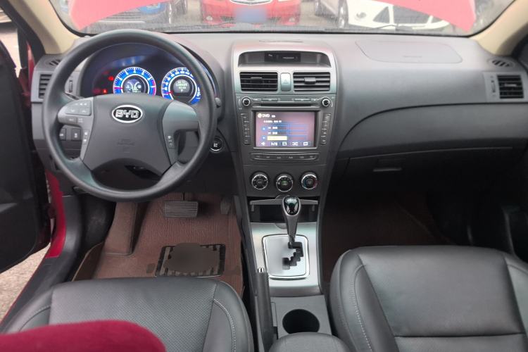 Used BYD L3 2013 1.5L Automatic Prestige Model Center Console