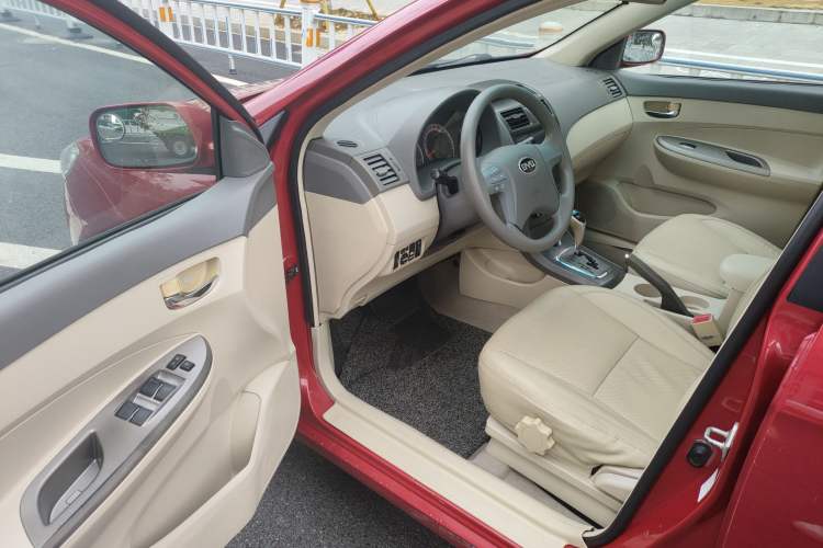 Used BYD L3 2013 1.5L Automatic Prestige Model Driver Seat