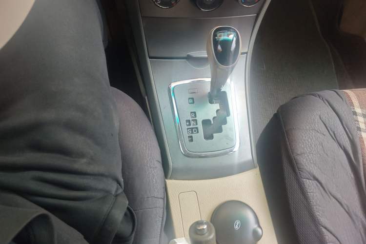 Used BYD L3 2013 1.5L Automatic Prestige Model Gear Lever