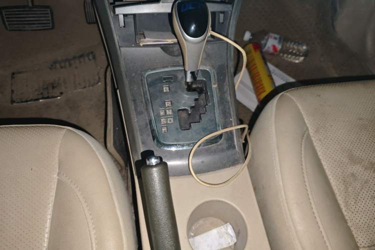 Used BYD L3 2013 1.5L Automatic Comfort Edition Gear Lever