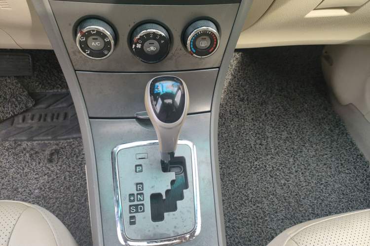 Used BYD L3 2013 1.5L Automatic Prestige Model Gear Lever