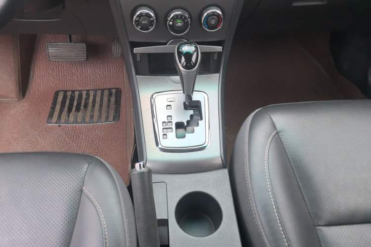 Used BYD L3 2013 1.5L Automatic Prestige Model Gear Lever