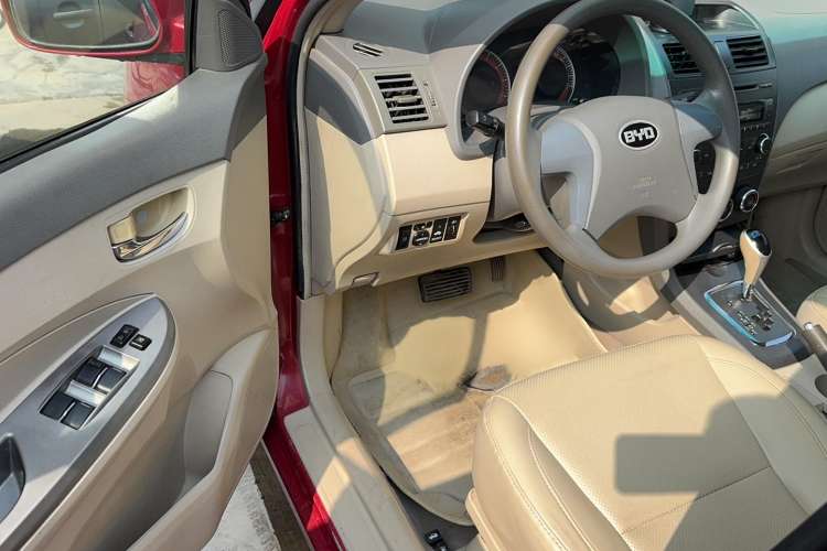 Used BYD L3 2013 1.5L Automatic Comfort Edition Interior 2