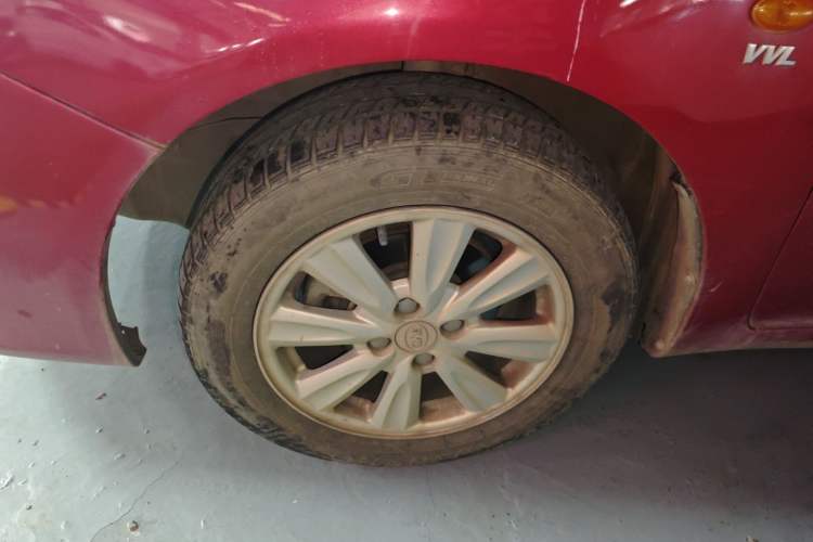 Used BYD L3 2013 1.5L Automatic Comfort Edition Left Front Wheel Hub