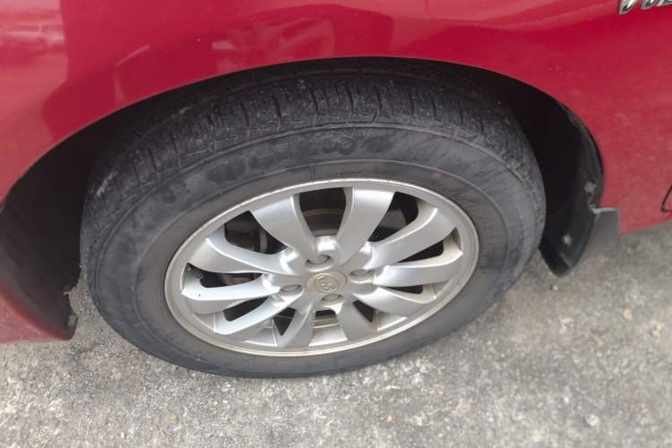 Used BYD L3 2013 1.5L Automatic Prestige Model Left Front Wheel Hub