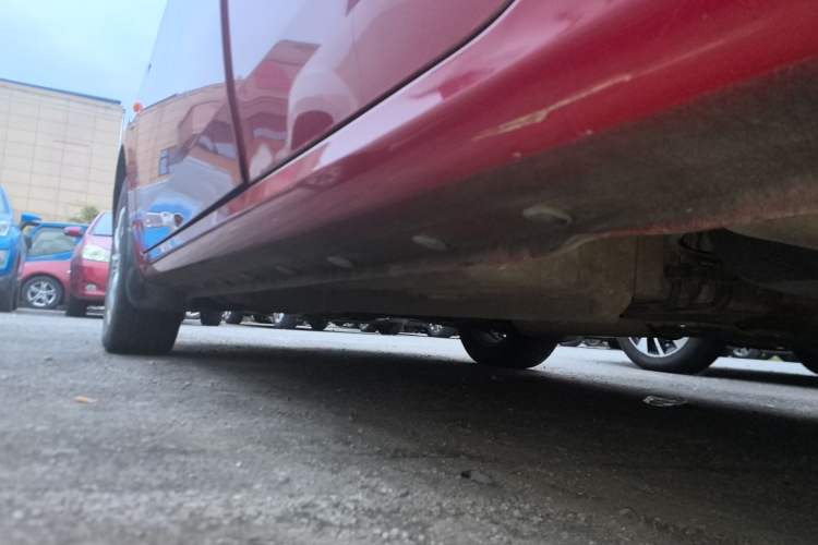 Used BYD L3 2013 1.5L Automatic Prestige Model Left Side Sill