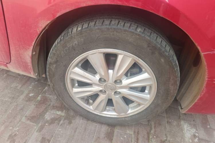 Used BYD L3 2013 1.5L Automatic Prestige Model Right Front Wheel Hub