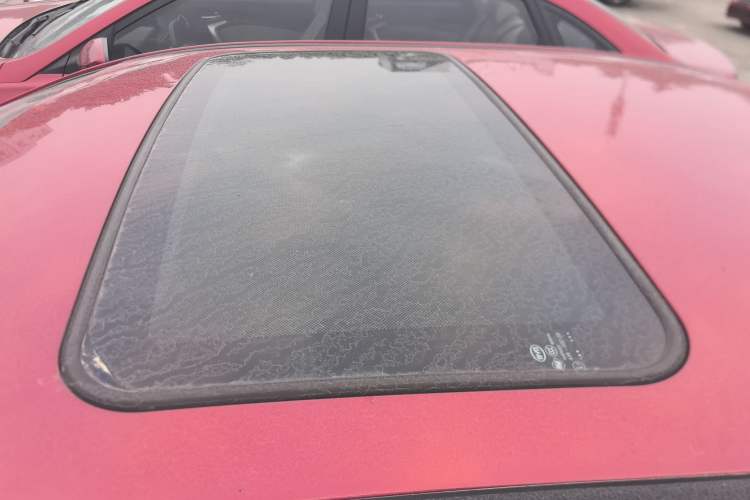 Used BYD L3 2013 1.5L Automatic Prestige Model Roof