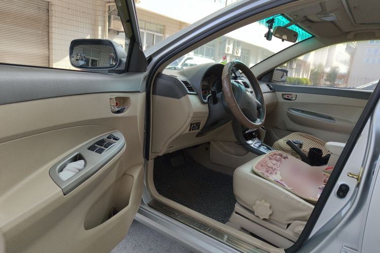 Used BYD L3 2013 1.5L Automatic Prestige Model Driver Seat