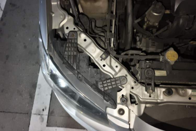 Used BYD L3 2013 1.5L Automatic Prestige Model Engine Bay Right