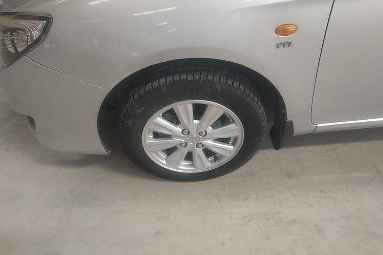 Used BYD L3 2013 1.5L Automatic Comfort Edition Left Front Wheel Hub