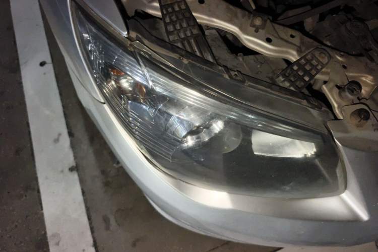 Used BYD L3 2013 1.5L Automatic Prestige Model Right Front Headlight