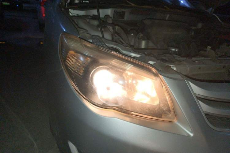 Used BYD L3 2013 1.5L Automatic Comfort Edition Right Front Headlight