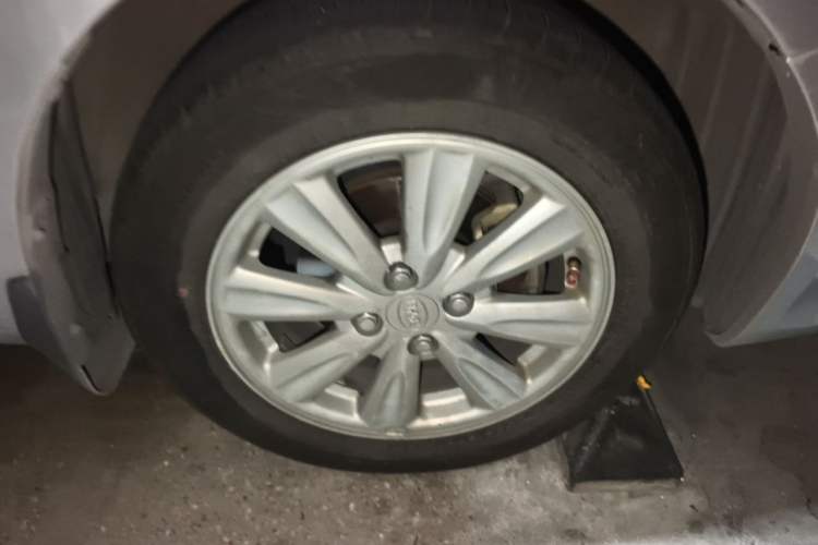 Used BYD L3 2013 1.5L Automatic Prestige Model Right Front Wheel Hub