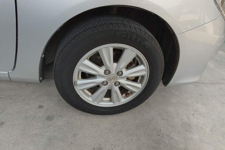 Used BYD L3 2013 1.5L Automatic Prestige Model Right Front Wheel Hub