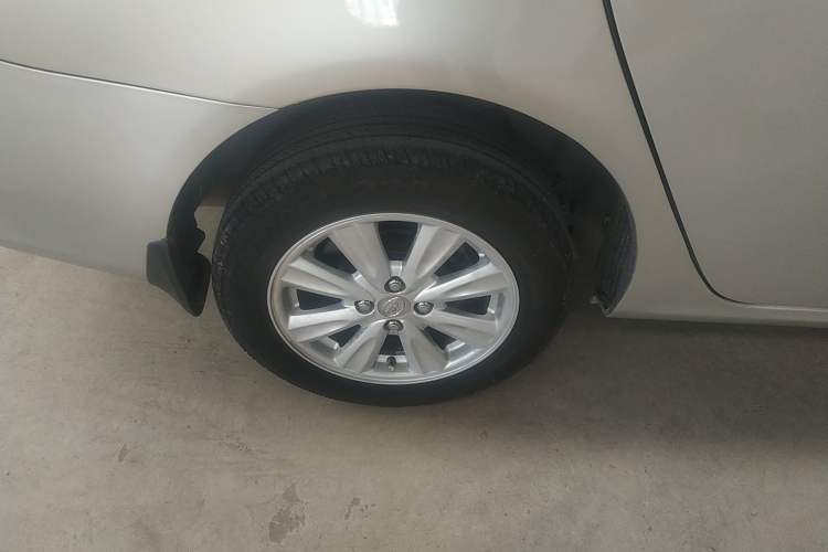 Used BYD L3 2013 1.5L Automatic Comfort Edition Right Rear Wheel Hub
