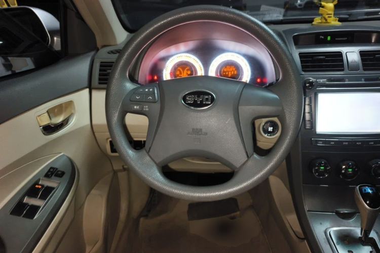 Used BYD L3 2013 1.5L Automatic Prestige Model Steering Wheel