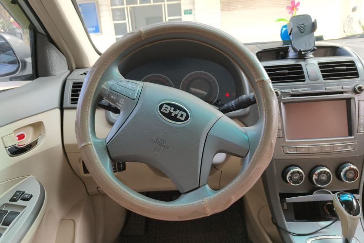 Used BYD L3 2013 1.5L Automatic Prestige Model Steering Wheel