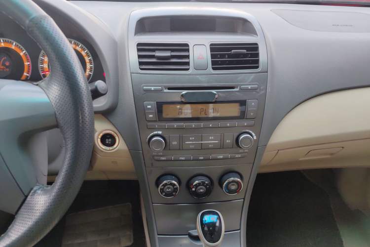 Used BYD L3 2013 1.5L Automatic Comfort Edition Audio And AC Panel