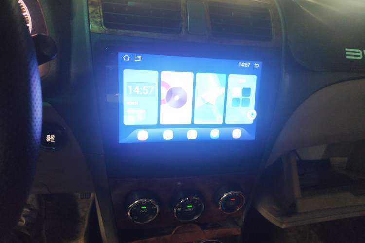 Used BYD L3 2013 1.5L Automatic Comfort Edition Audio And AC Panel