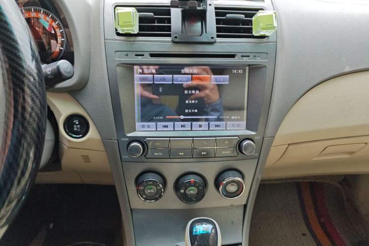 Used BYD L3 2013 1.5L Automatic Comfort Edition Audio And AC Panel