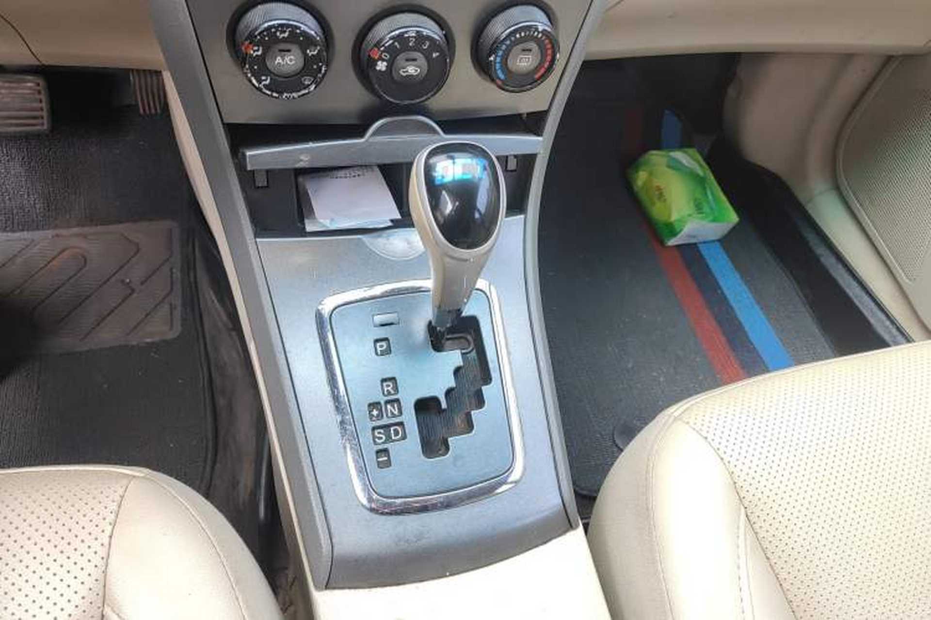 Used BYD L3 2013 1.5L Automatic Comfort Edition Gear Lever