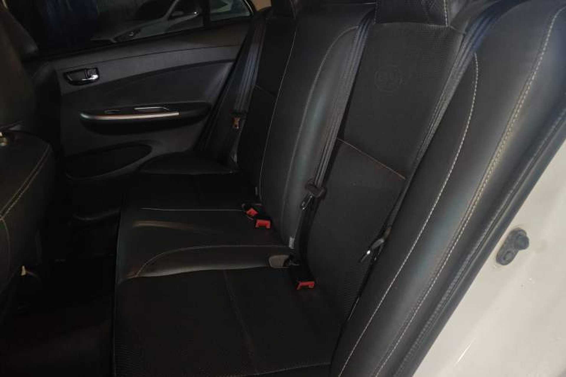 Used BYD L3 2013 1.5L Automatic Comfort Edition Interior 1