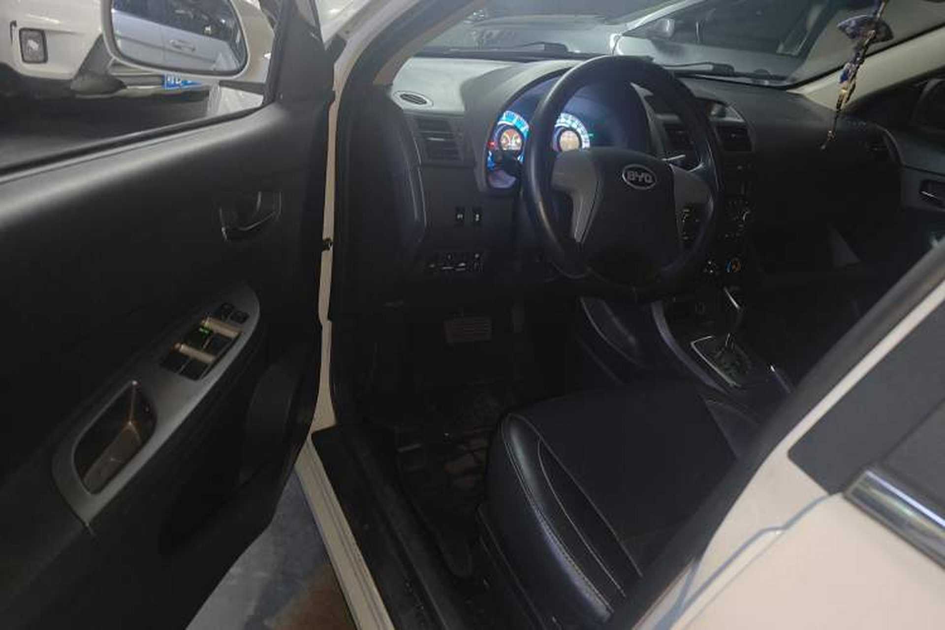 Used BYD L3 2013 1.5L Automatic Comfort Edition Interior 2