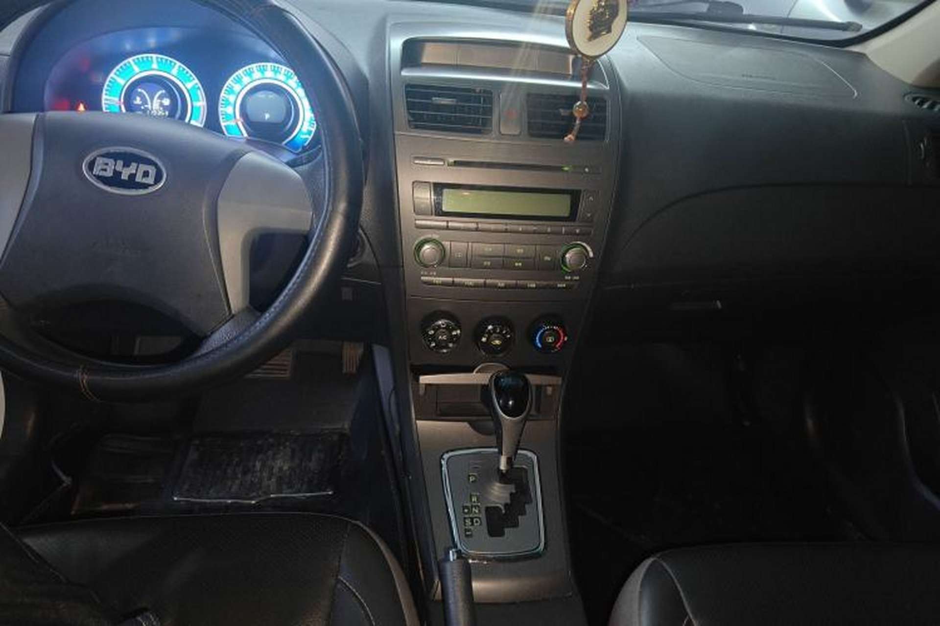 Used BYD L3 2013 1.5L Automatic Comfort Edition Interior 3