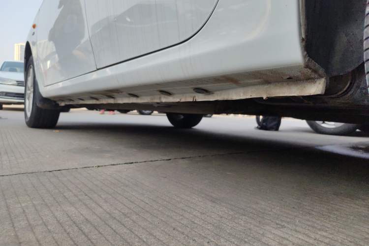 Used BYD L3 2013 1.5L Automatic Comfort Edition Left Side Sill