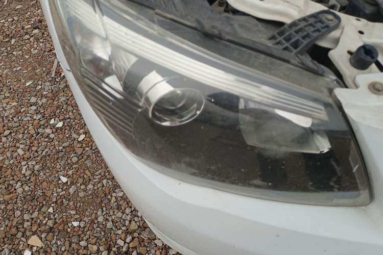 Used BYD L3 2013 1.5L Automatic Comfort Edition Right Front Headlight