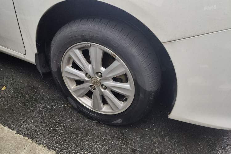 Used BYD L3 2013 1.5L Automatic Comfort Edition Right Front Wheel Hub