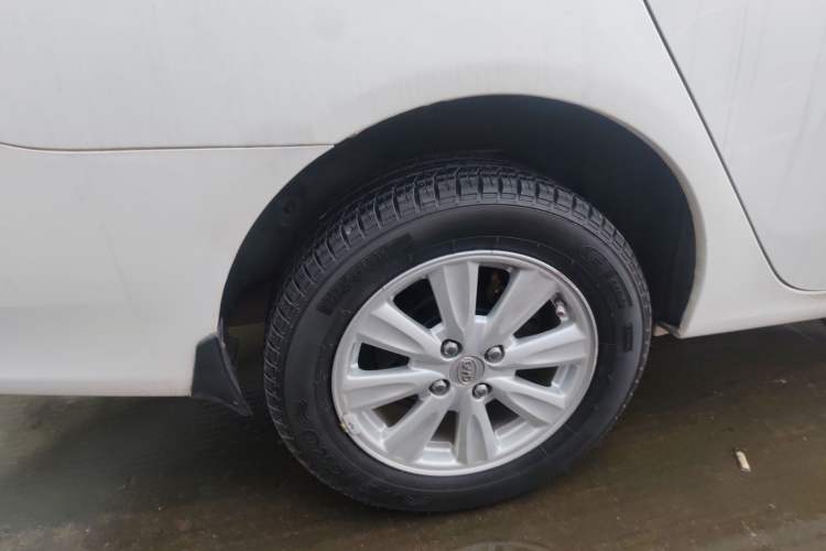 Used BYD L3 2013 1.5L Automatic Comfort Edition Right Rear Wheel Hub