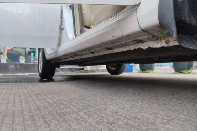 Used BYD L3 2013 1.5L Automatic Comfort Edition Right Side Sill