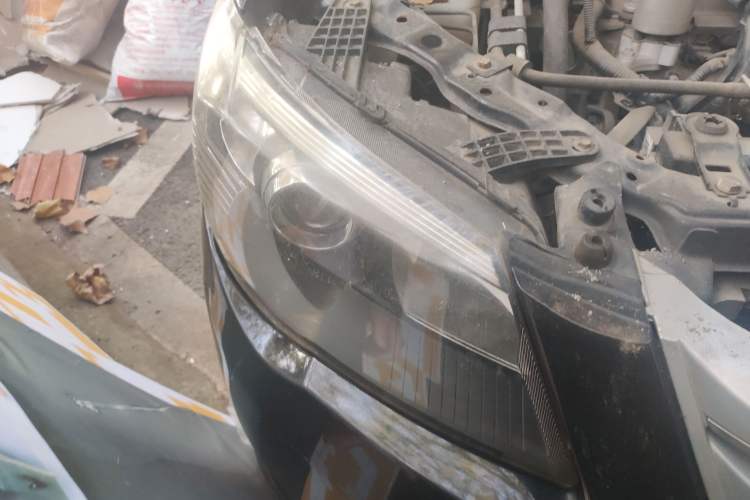 Used BYD L3  Right Front Headlight