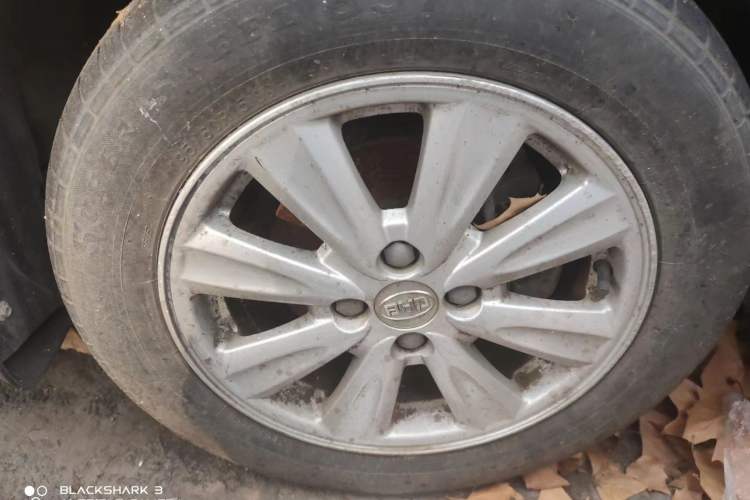 Used BYD L3  Right Front Wheel Hub