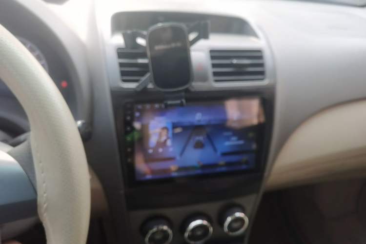 Used BYD L3 2015 Energy-Saving Edition 1.5L Automatic Prestige Model Audio And AC Panel