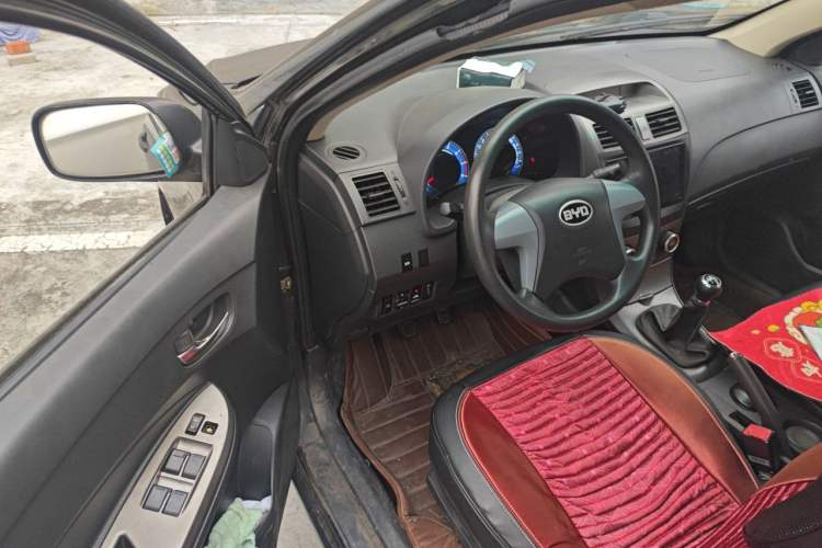 Used BYD L3 2015 Energy-Efficient Model 1.5L Manual Comfort Edition Driver Seat