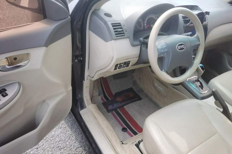 Used BYD L3 2015 Energy-Saving Edition 1.5L Automatic Prestige Model Driver Seat