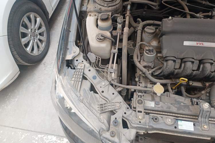 Used BYD L3 2015 Energy-Efficient Model 1.5L Manual Comfort Edition Engine Bay Right