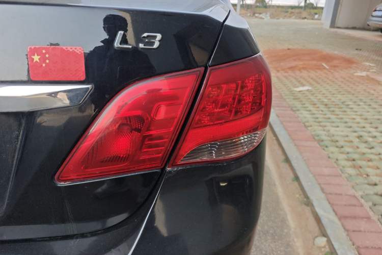 Used BYD L3 2015 Energy-Efficient Model 1.5L Manual Comfort Edition Exterior 6