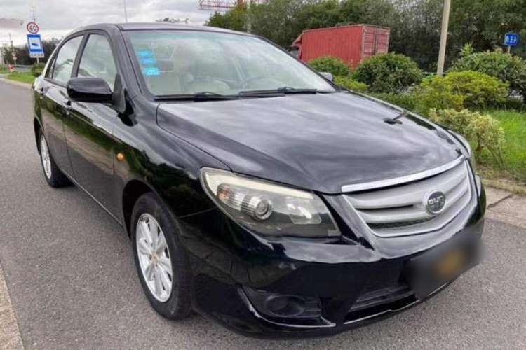 Used BYD L3 2015 Energy-Efficient Model 1.5L Automatic Comfort Edition Front Right 45 Deg