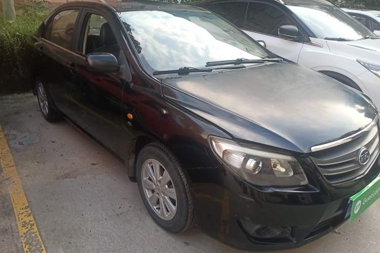 Used BYD L3 2015 Energy-Efficient Model 1.5L Manual Comfort Edition Front Right 45 Deg