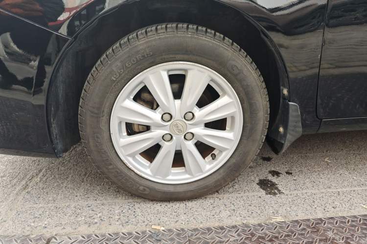 Used BYD L3 2015 Energy-Efficient Model 1.5L Automatic Comfort Edition Left Front Wheel Hub