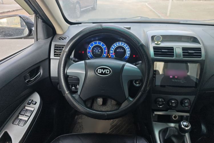 Used BYD L3 2015 Energy-Efficient Model 1.5L Manual Comfort Edition Steering Wheel