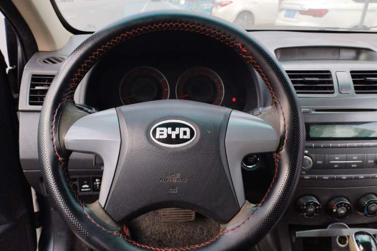 Used BYD L3 2015 Energy-Efficient Model 1.5L Automatic Comfort Edition Steering Wheel