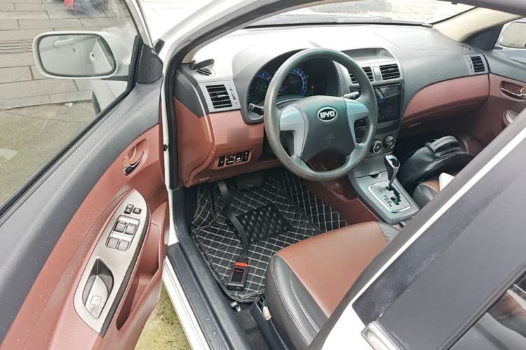 Used BYD L3 2015 Energy-Efficient Model 1.5L Automatic Comfort Edition Driver Seat