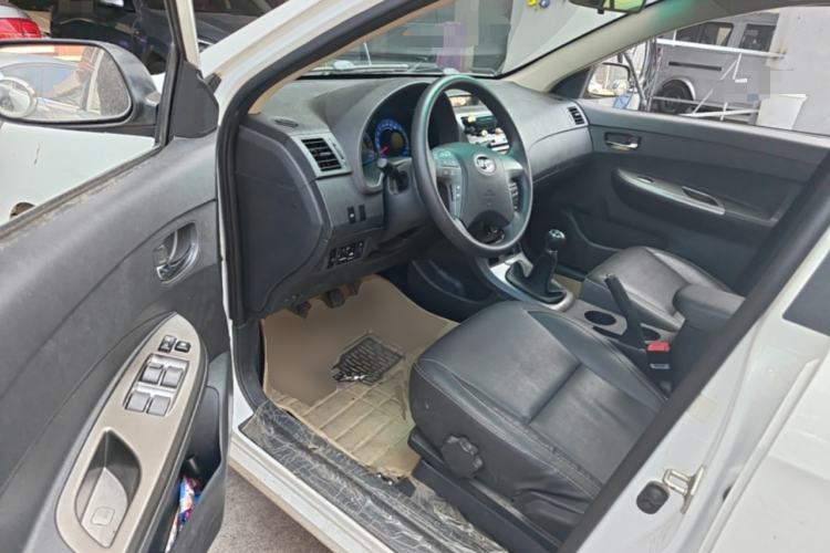 Used BYD L3 2015 Energy-Saving Edition 1.5L Manual Luxury Model Driver Seat