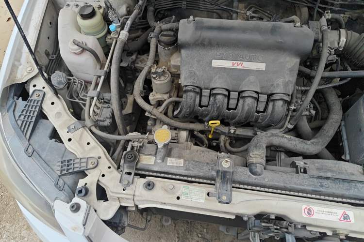 Used BYD L3 2015 Energy-Efficient Model 1.5L Manual Comfort Edition Engine Bay Right