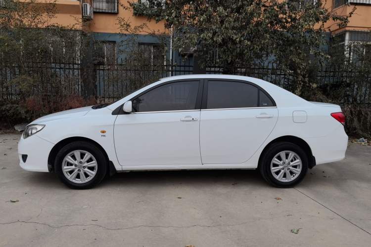 Used BYD L3 2015 Energy-Efficient Model 1.5L Automatic Comfort Edition Exterior 2